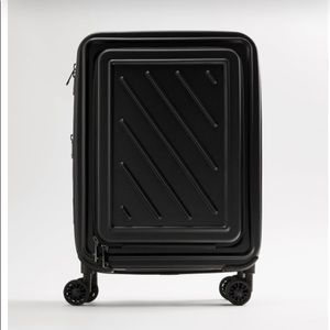 RIGID CARRY-ON SUITCASE
Zara